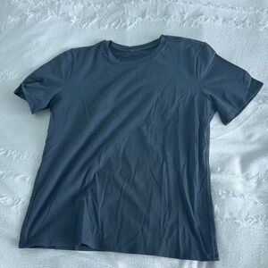 Lululemon tee shirt